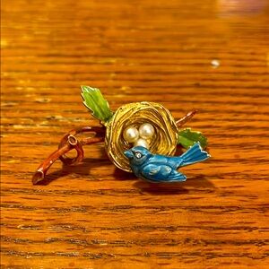 Florenza Vintage Bird Brooch 🌺